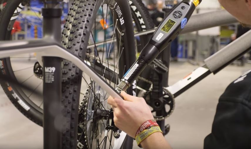 Canyon BikeRadar STwrench Operator working with STwrench at bike manufacturer Canyon